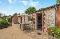 The Garden Room - Tiger Inn - parking