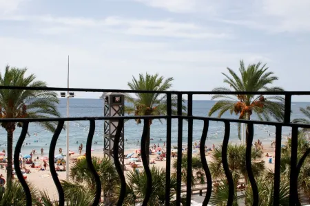 Apartamentos Senabre Palais Отели рядом с достопримечательностью «Л'Илья де Бенидорм»