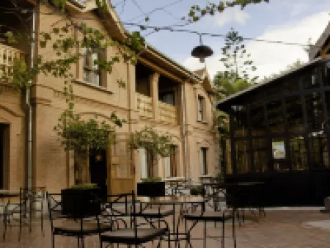 Hôtel Restaurant le Combava โรงแรมใกล้Musee de l'Art et de l'Archeologie