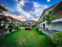 Hotel Earth Light Hotels in Ratnanagar