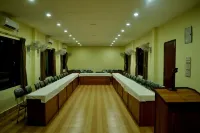 Travellers Jungle Camp Hotels in Sauraha