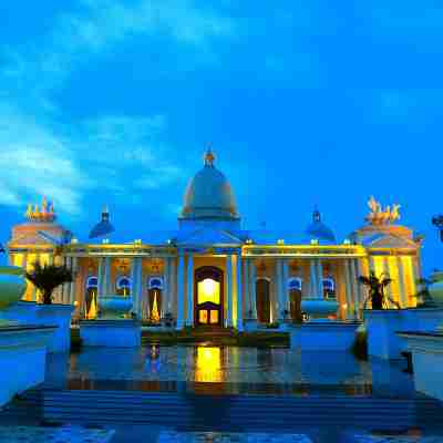 Sheraton Grand Palace Indore Hotel Exterior