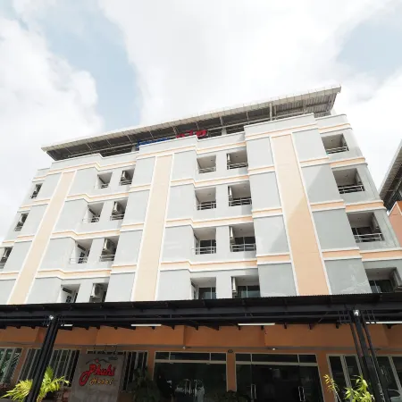 Phuhi Hotel Отели рядом с достопримечательностью «Стадион Краби»
