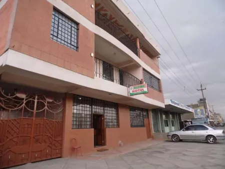 Alpine Hotel Отели в г. Free Hold