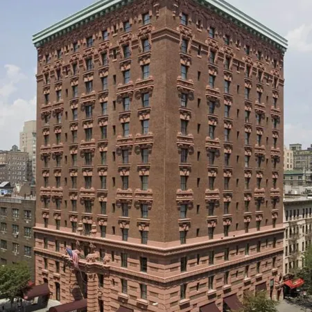 The Lucerne Hotel Отели рядом с достопримечательностью «168 улица»