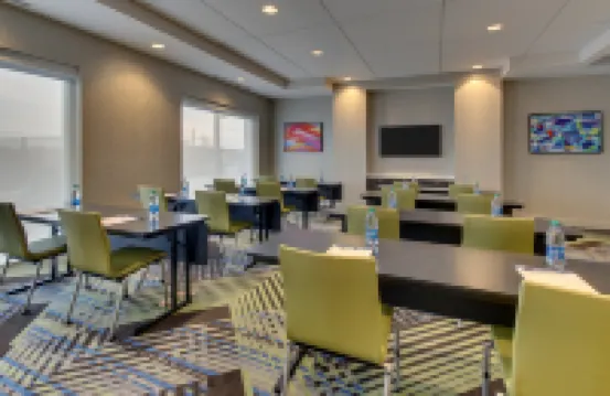 Holiday Inn Express & Suites NASHVILLE METROCENTER DOWNTOWN by IHG