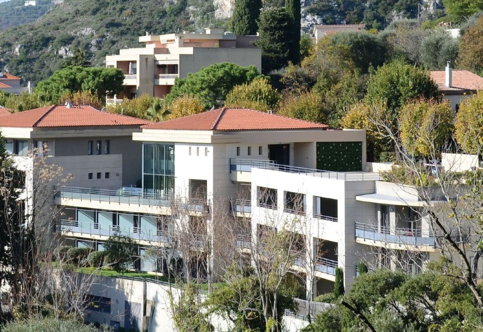 4. 라 페를 데즈 ..