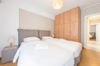 Luxury and Spacious Apt for 8 Guests New Features April 2025 - balkon