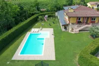 Apt in Villa with Pool[45 Min. Ve] - Unesco Area Hotels in San Pietro di Feletto