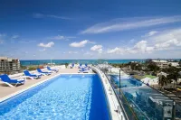 Azure Lofts & Pool - parcheggio