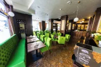 Daily Plaza Hotel - พร้อมอาหารเช้า