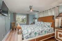 Great 6Br for All Ages/Heated Pool 5 Min to Beach by RedAwning