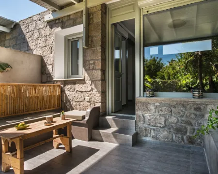 Melagrana Hotels in Milos