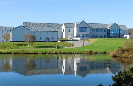 Comis Hotel & Golf Resort Отели в г. Дуглас