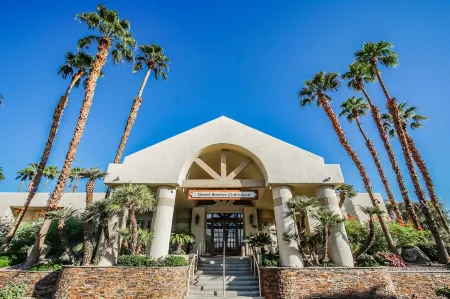 Desert Breezes Resort Отели в г. Палм-Дезерт