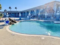 Sunrise Inn & Suites - Pools