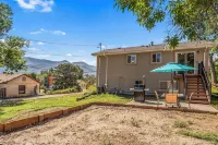 Mountain Views, Modern Comfort: Your Cozy Getaway in Colorado Springs
