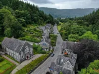 Base Camp Snowdonia, Gwersyll Cyntaf Eryri Hotels in 