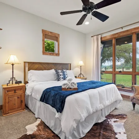 Private Ranch - Pool, Ping Pong, Yoga, Weddings, Games