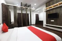 Vishnupriya Grand Hotels in Vikaswadi