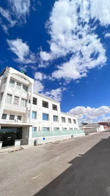 Hayat Haql Hotel and Marina Hotels near Chalets Asdaf beach