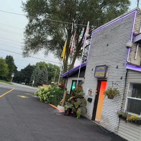 Crestwood Motel