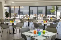 ไซมอน โรงแรม อพริเลีย - 4 ดาว