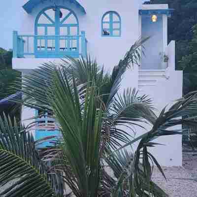 LA GRANDE SHORES Beach Resort Hotel Exterior