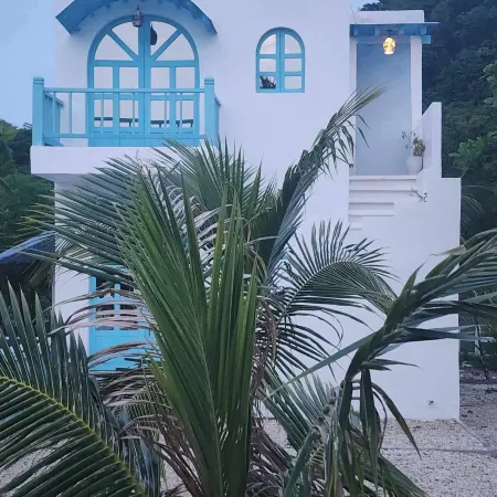 LA GRANDE SHORES Beach Resort