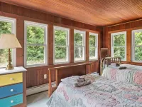 Camp Roosevelt 5 Bedroom Cottage by RedAwning Hotels in Shelburne