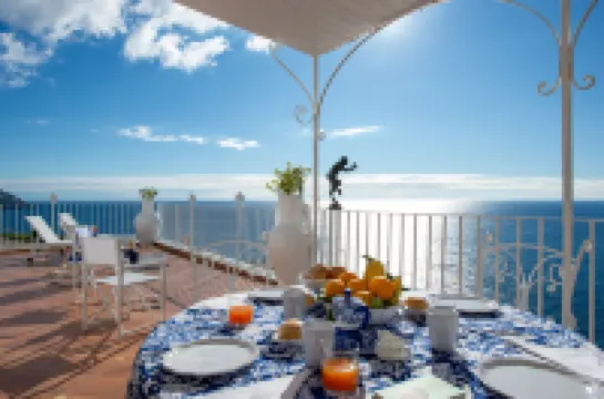 Estate4home - Regina Dar