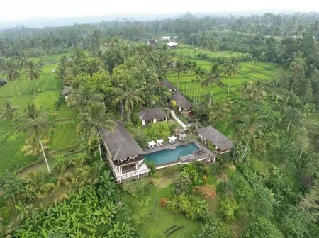 Awan Putih Resort Отели рядом с достопримечательностью «Pura Pusering Jagat»