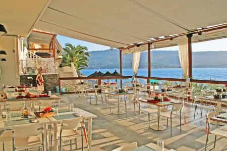 Samos Bay Hotel by Gagou Beach Отели рядом с достопримечательностью «Art Space Pythagorion»