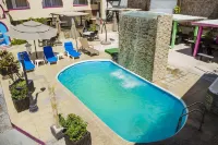 Capital O Hotel Dos Mares, Cabo San Lucas - Pool