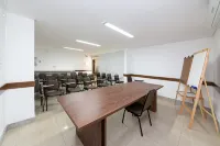 Hotel Lunes فنادق في Sao Jose