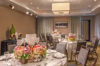 Courtyard Waldorf Hotels in Saint Charles