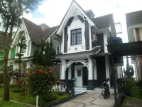 Villa Kota Bunga Mawar - Airport Shuttle