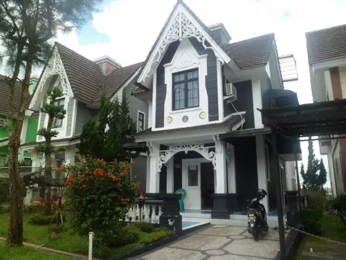 Villa Kota Bunga Mawar Hotel a Sukaresmi