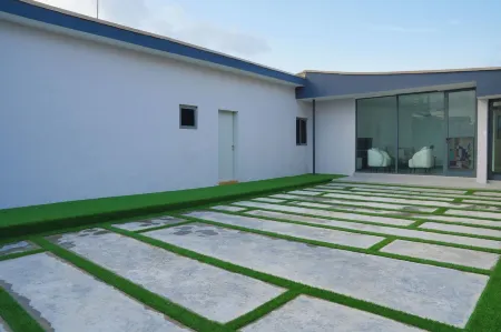 Majestic Courts Отели рядом с достопримечательностью «Остров Лагос»