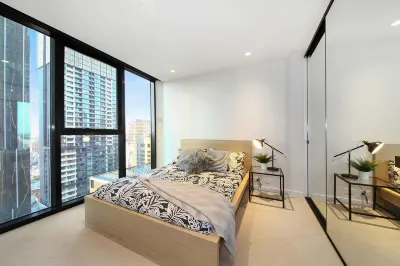 Trendy 2-Bedroom Stay in Melbourne CBD