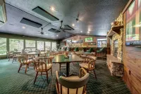 Cozy Retreat - Hot Tub, Sauna, Fire Pit, Pool Access Hotels in Berkeley County