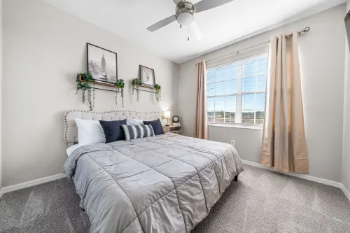 Near Shopping, Dining and Jogging Trail - Stylish Modern Retreat Hotels in Westchase