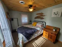 Pergola Place - Lake Access, 2 Bedroom, Sleeps 4, Pet Friendly - 3 stjerner