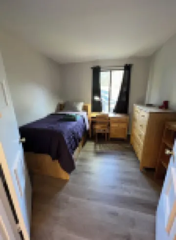 Charming 4-bedroom house in Gaithersburg with WiFi and AC and fenced in yard!