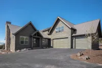 Starview at Brasada Ranch Resort by AvantStay Stunning Home w HotTub Close to World Class Golf