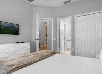 Spacious 5-bedroom house with AC and WiFi in charming Kissimmee