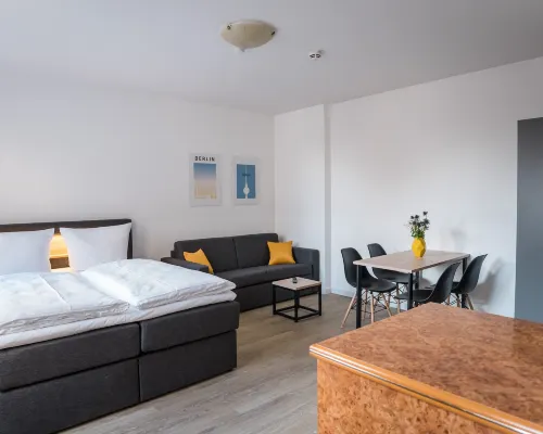 Homaris Boxi Studios Hotels near Berghain