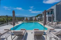 Luxurious Villa Mare - with 150m Pool -  Ferienhäuser