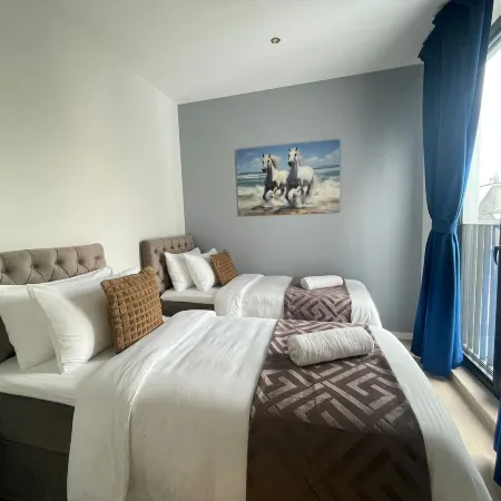 One Lux Stay Near Antwerp Central - 3 Bedroom 1.5 Bathroom