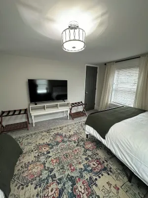 Stylish Blackburn Lyh Retreat Near Liberty University & Downtown Lynchburg